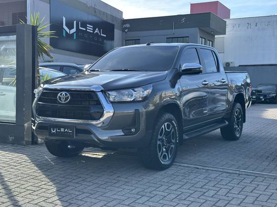 TOYOTA HILUX 2.8 D-4D TURBO DIESEL CD SRV 4X4 AUTOMÁTICO